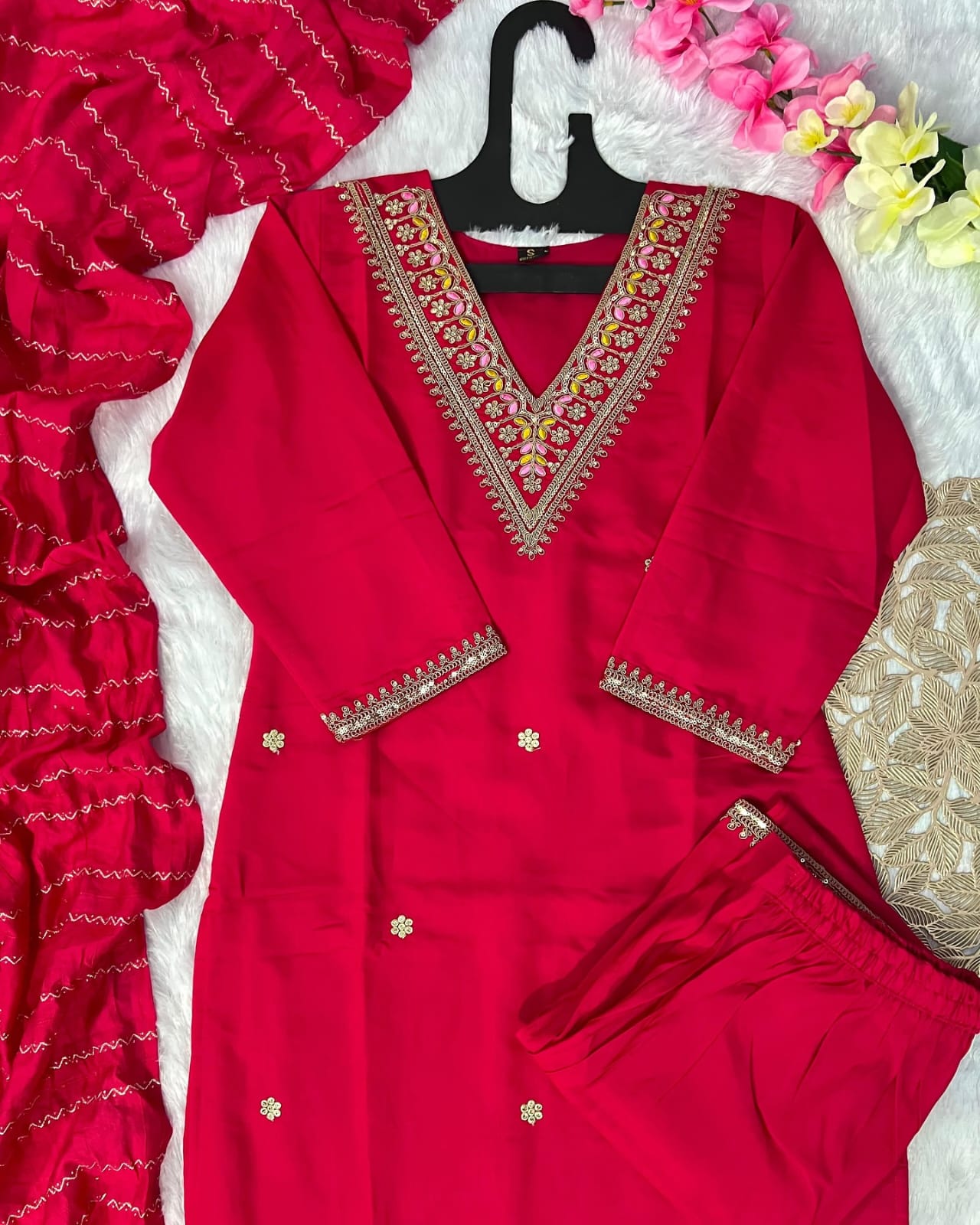 Red chudidhar/ salwar