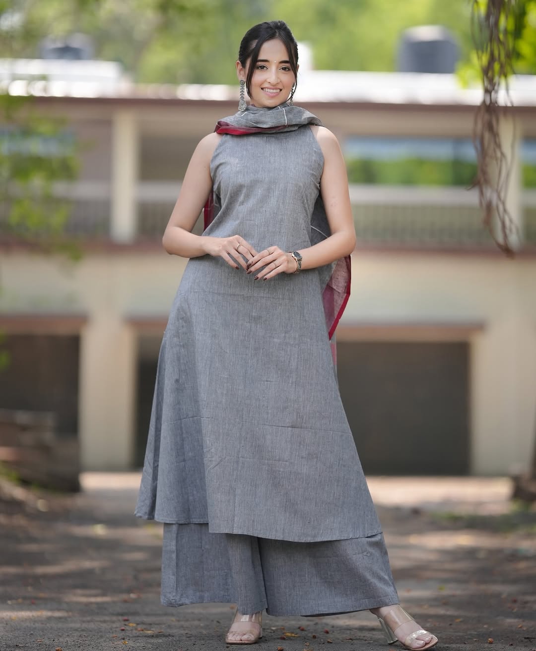 Beautiful and trendy kurti pant set