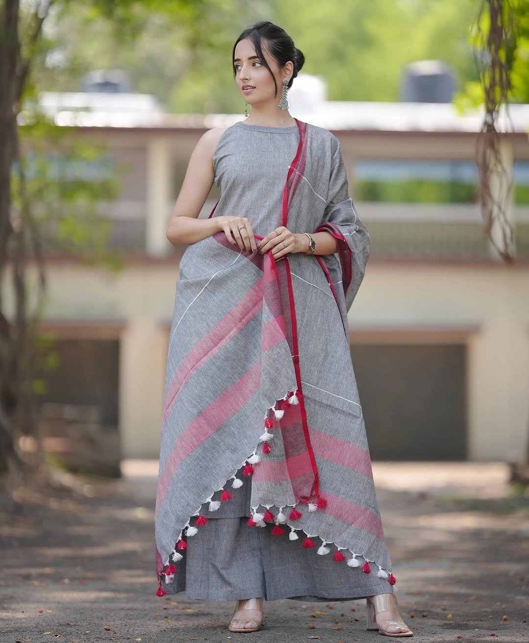 Beautiful and trendy kurti pant set