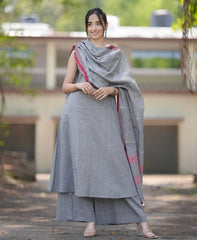 Beautiful and trendy kurti pant set
